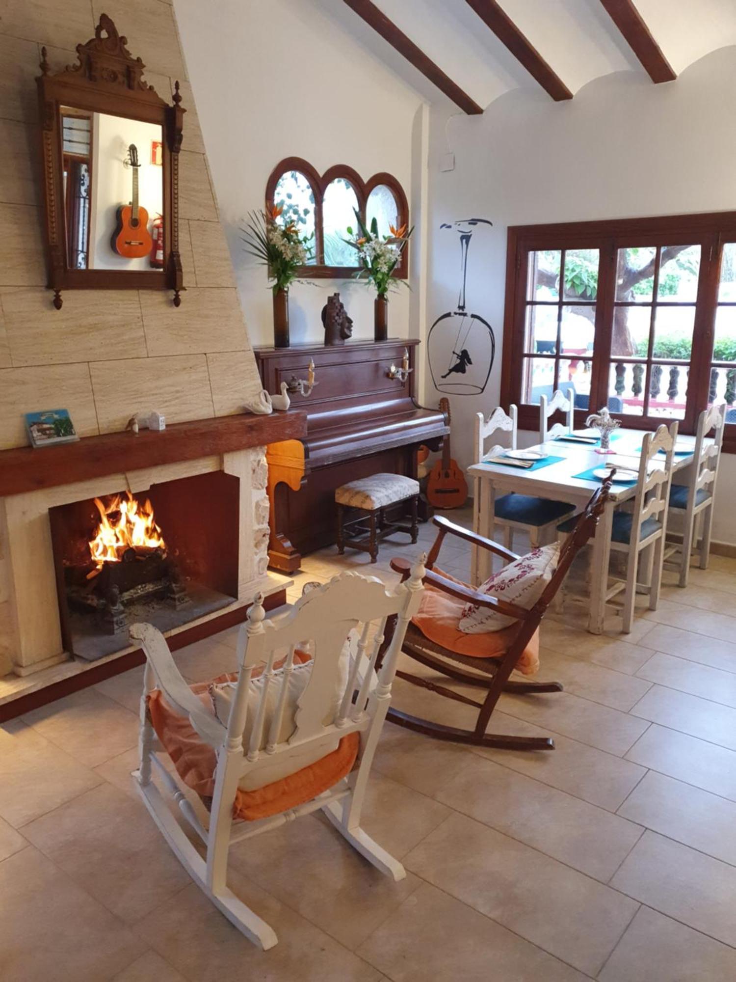 Hostal Mi Campana Denia Exterior photo